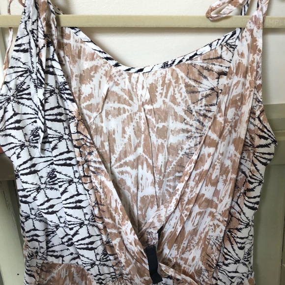 NEVER WORN Bcbgmaxazria Romper - Picture 4 of 5